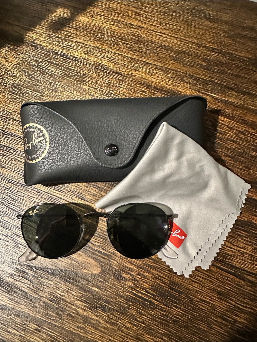 Ray-Ban Round Metal Sunglasses in Black and Silver